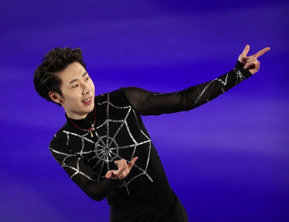 亚洲青青青网伊人精品
